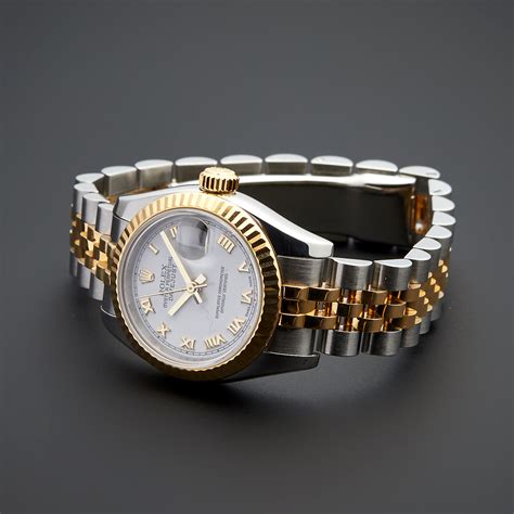 rolex lady datejust 26 vs 28